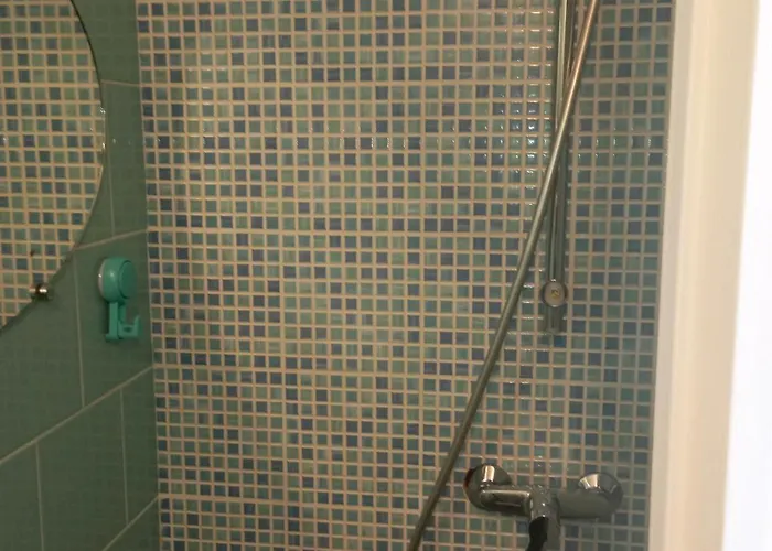 Le Sequoia 住宿加早餐酒店 Airvault